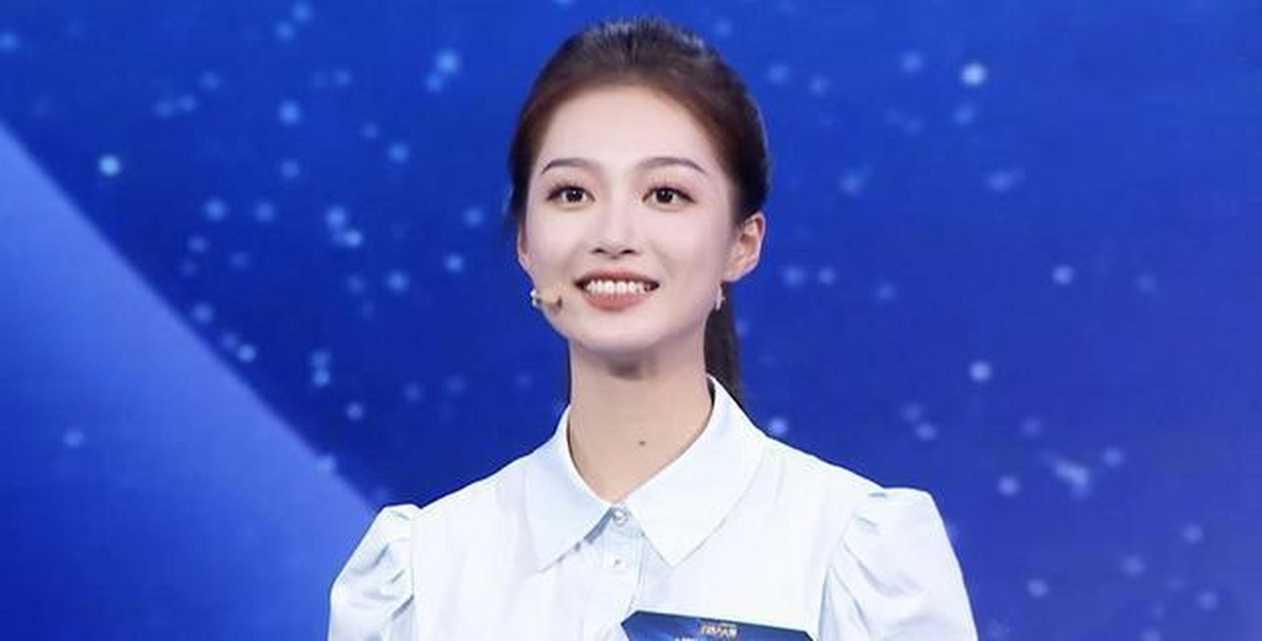 主持人大赛99年美女拿第一,引争议!