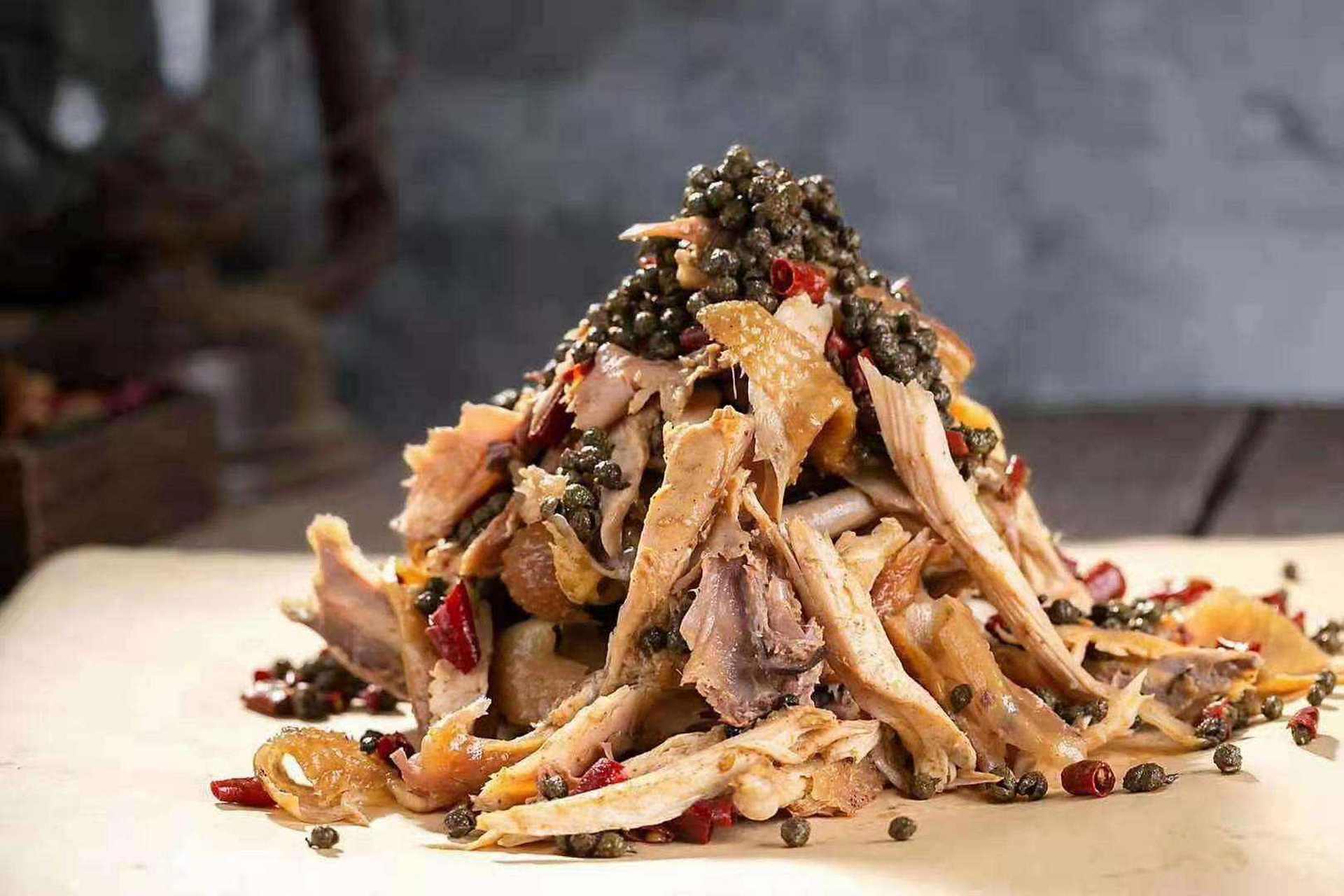 正安椒麻鸡来源地是安场镇,也是正安有名的小吃之一.