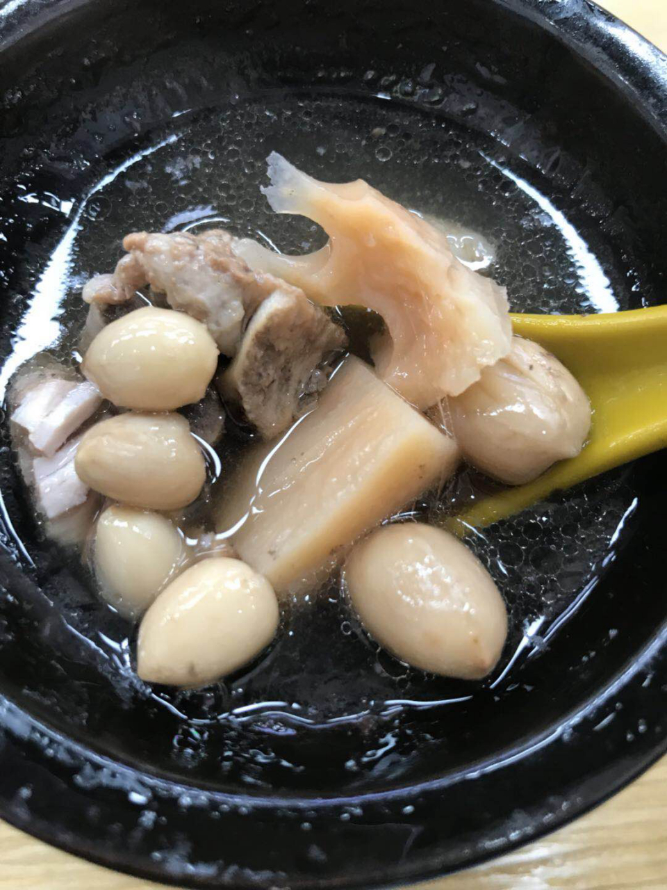 瓦罐花生莲藕排骨汤