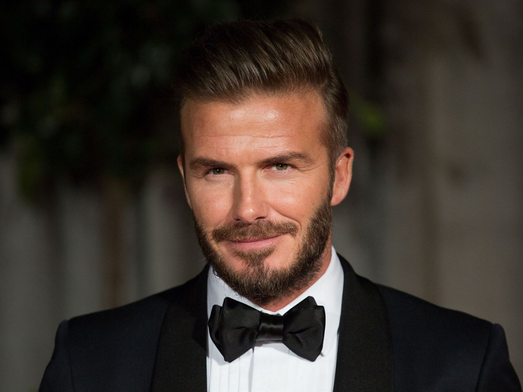 贝克汉姆(david beckham)与中国球迷之间有着密切的关系,并且他在中国