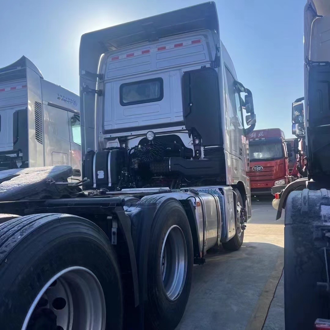 国六欧曼est,22年6月,560马力富康发动机,采埃孚手动16档