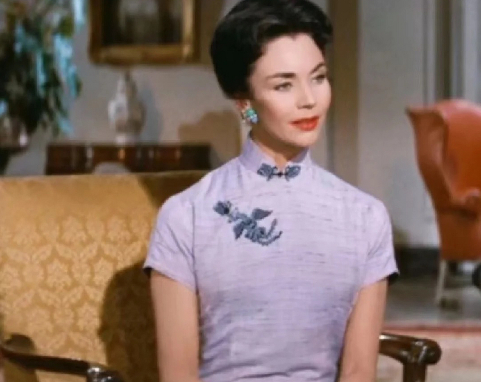 1955年,珍妮弗琼斯的旗袍照.