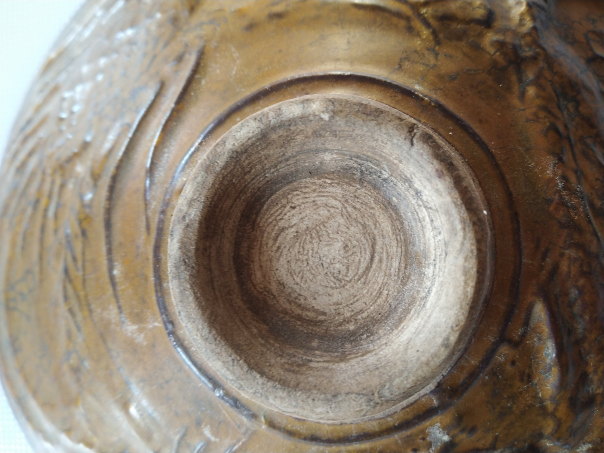 宋酱釉龙凤鱼纹斗笠盏