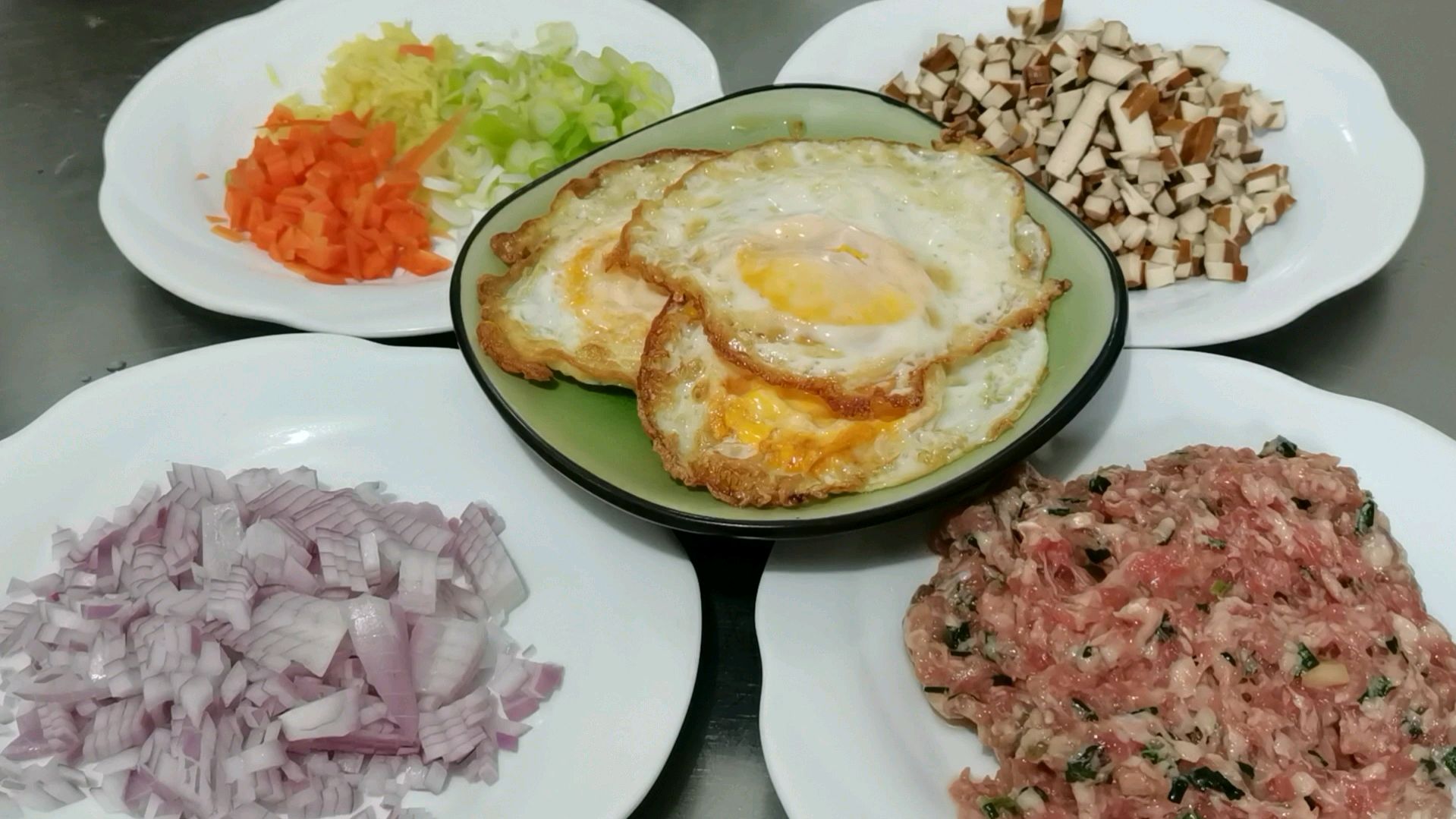 早餐酱肉面在家简单做,一种酱汁两种吃法,鲜香又营养,老少皆宜
