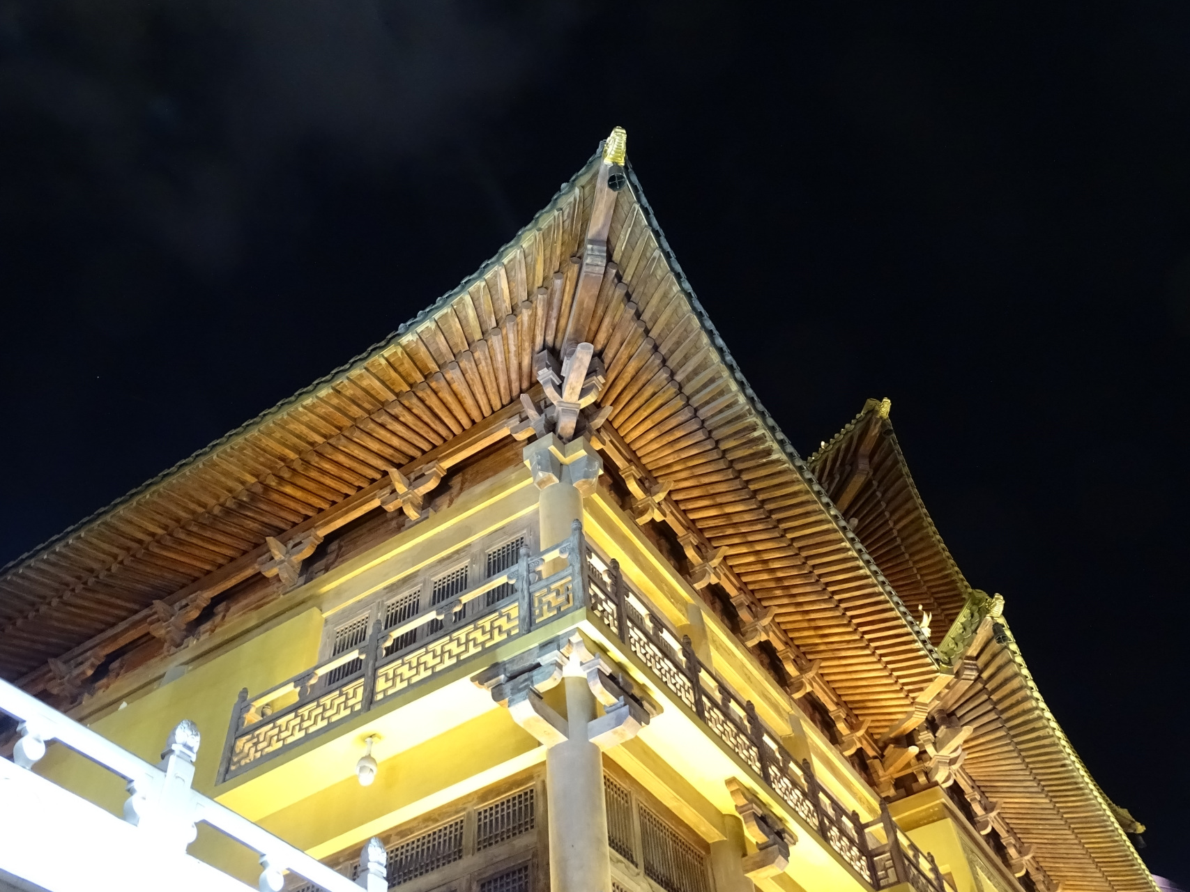 静安寺夜景 观自在菩萨行深般若波罗蜜多时#旅行# #繁星旅行家