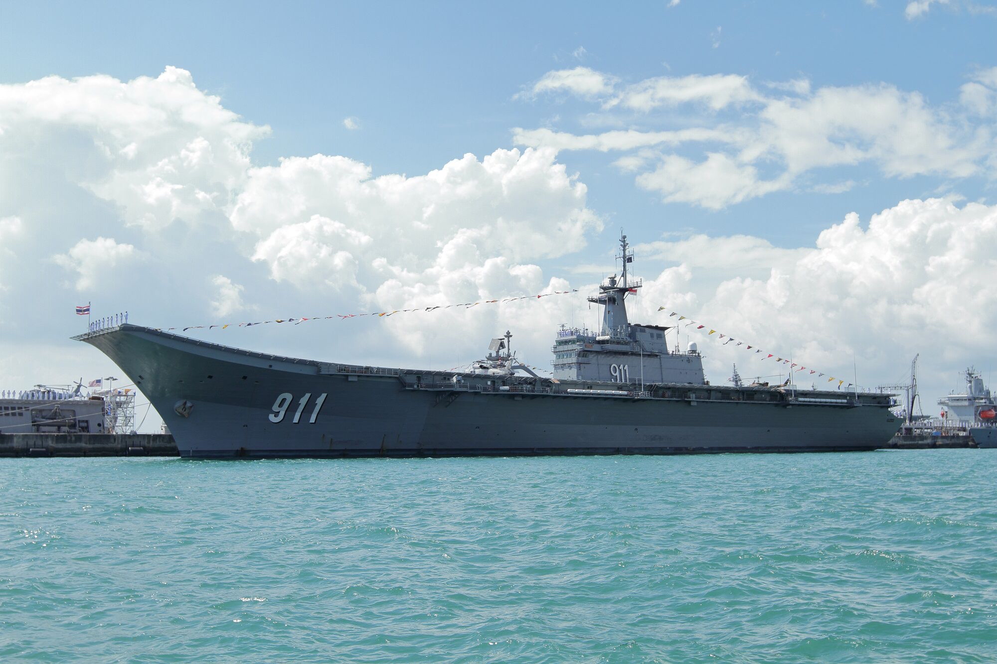 泰国海军志(二)——皇家海军镇海之宝差克里·纳吕贝特号航母