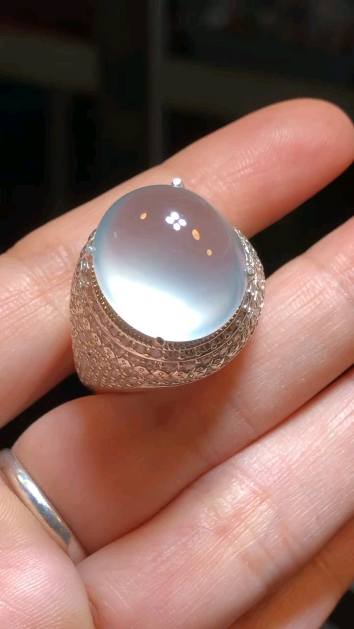 天然翡翠白冰戒指蛋面,翡翠石头里的精华