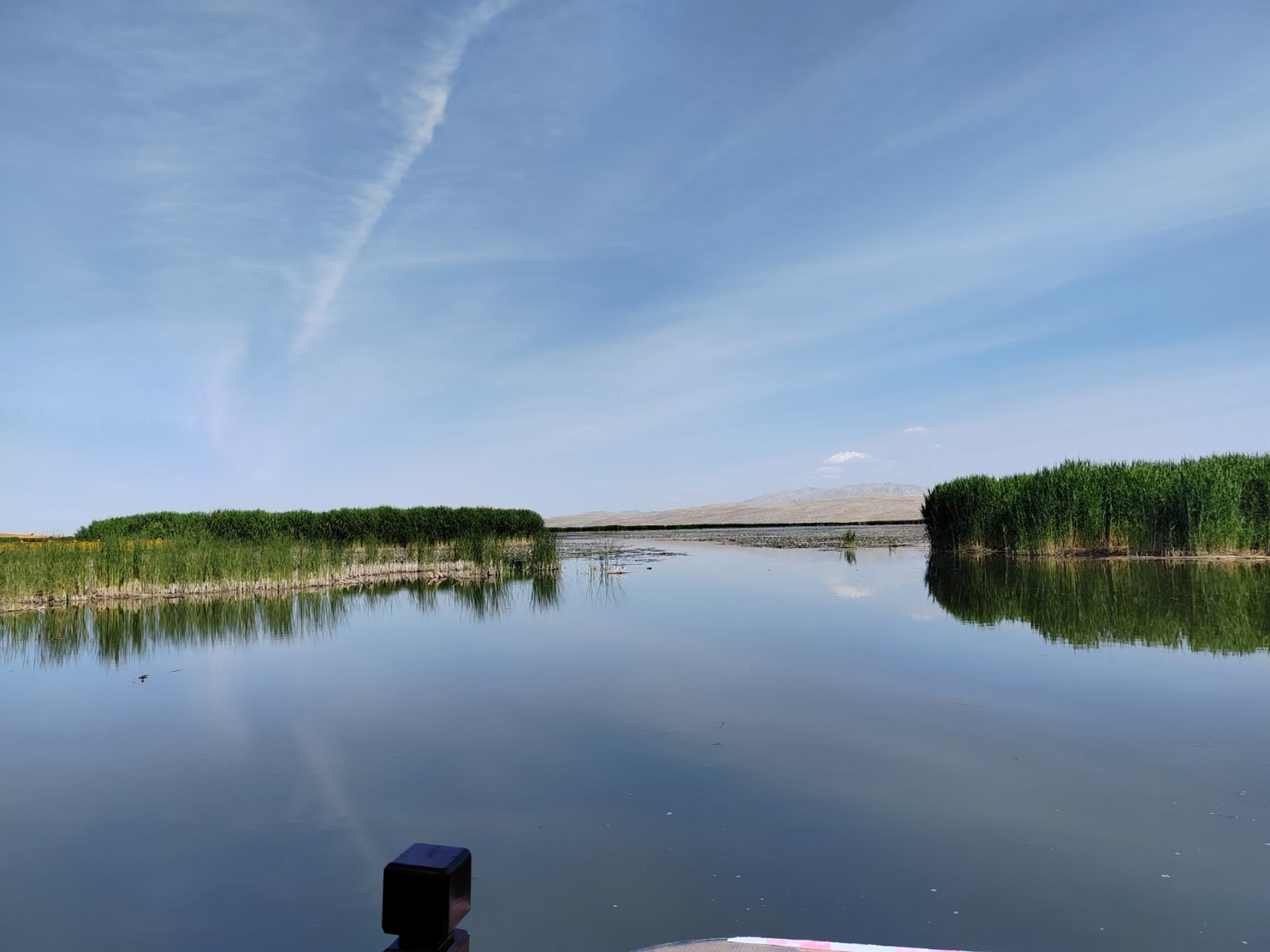 新疆库尔勒市博斯腾湖属于山间陷落湖,湖体分为大湖区和小湖区两部分