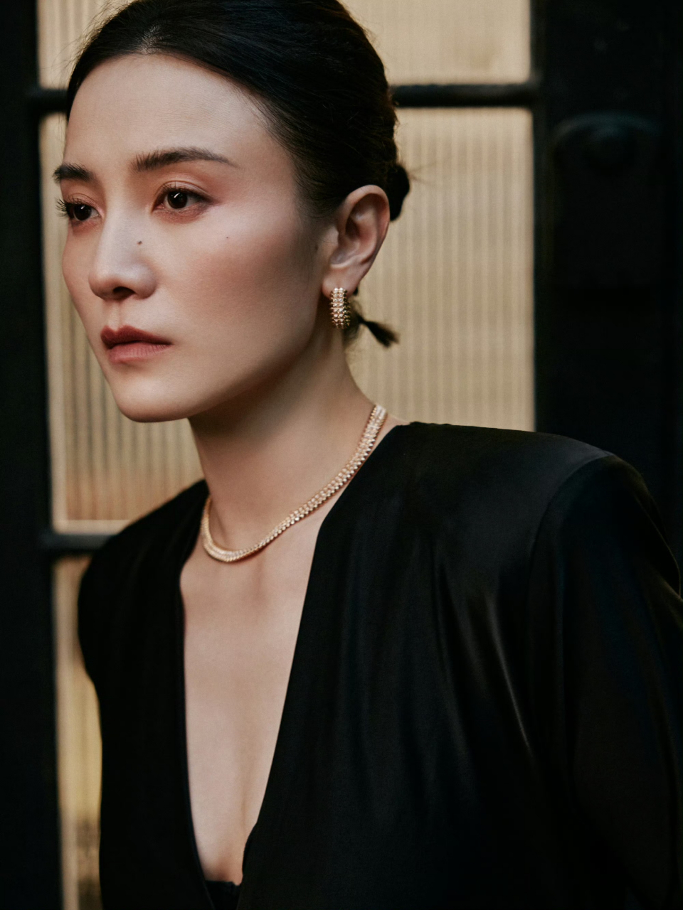 宋佳,alexandre vauthier 2023春夏高定系列,全黑深v礼服裙 #宋佳
