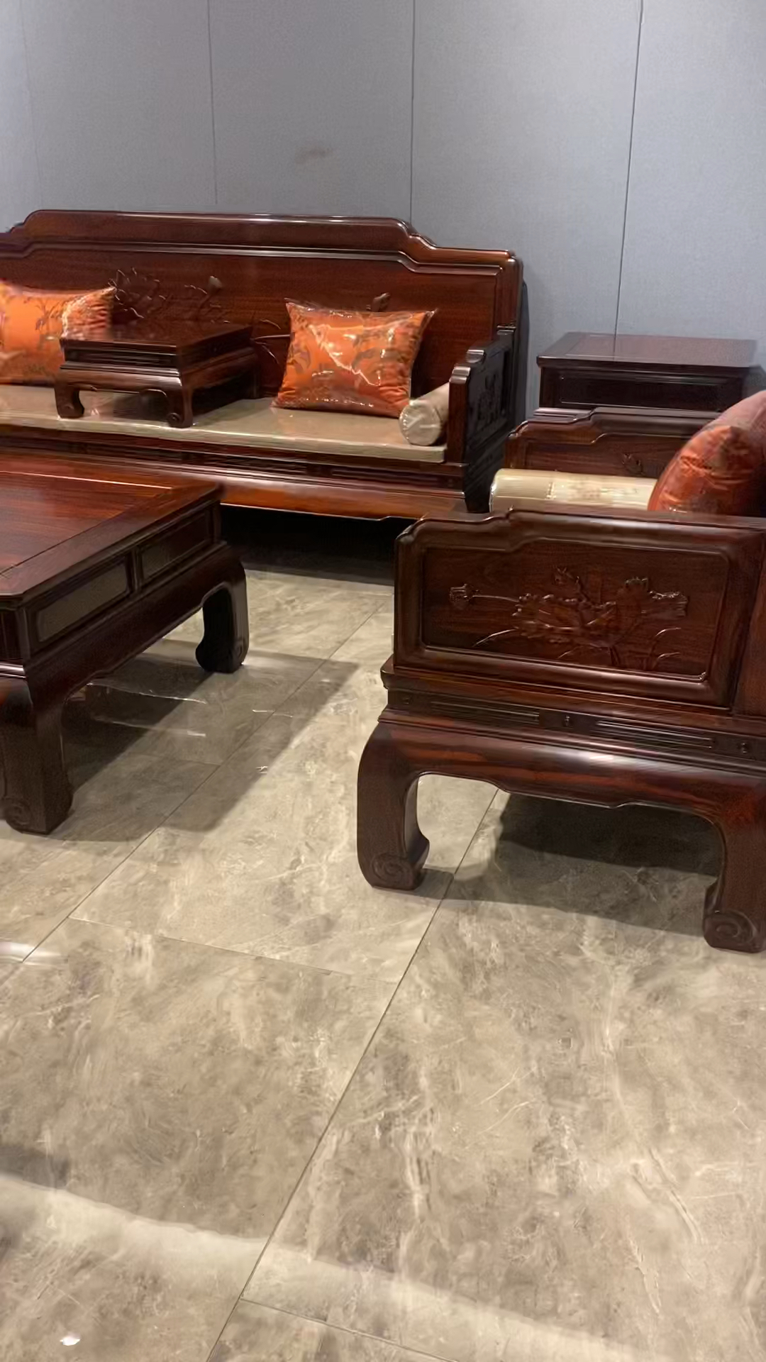 阔叶黄檀和天下沙发,去年走量特别好的一款沙发!简简单单不占地方