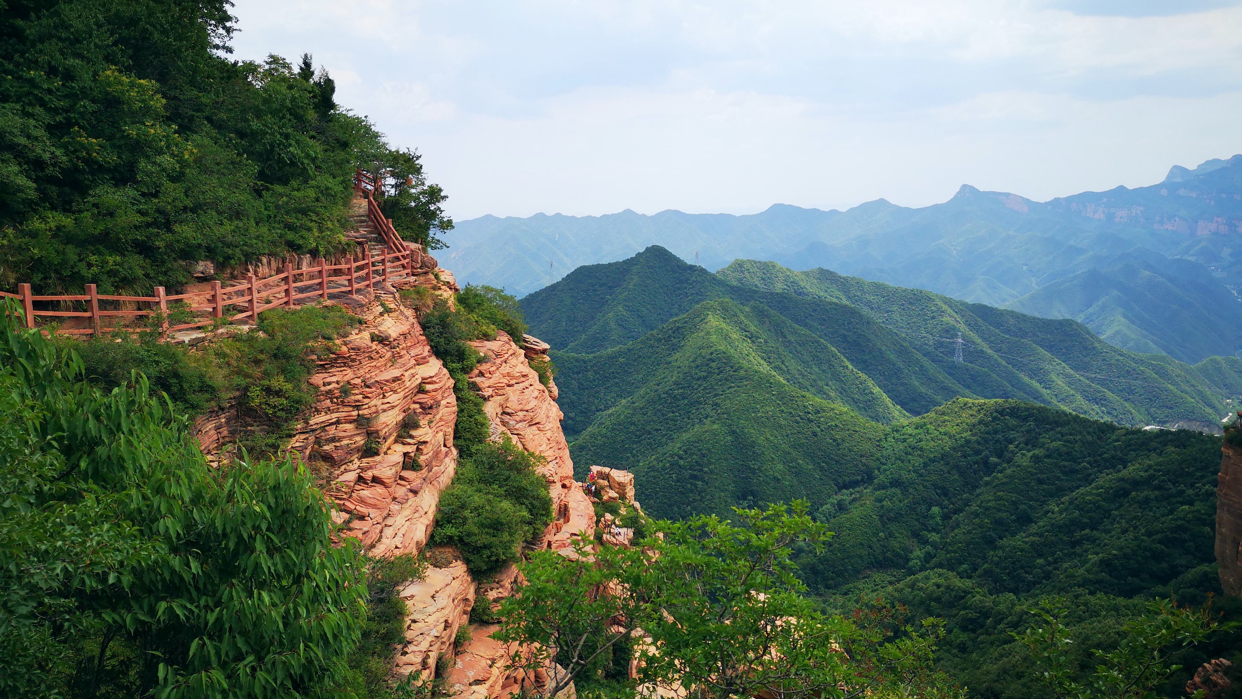 邢台寒山风景区,赤壁丹崖多奇景,天然氧吧名不虚