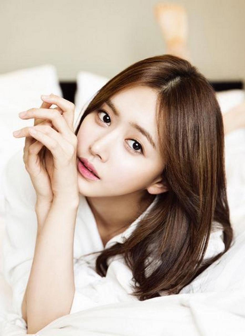 金宝凛1987年2月12日出生于韩国,韩国女歌手,演员,毕业于韩国明知专科