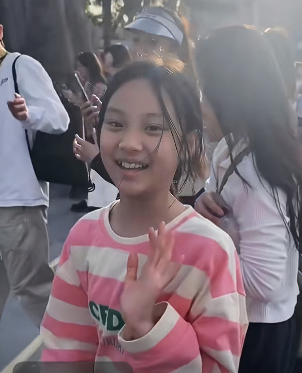 甜馨长大了!那个小时候被说黑的小姑娘长成大姑娘了!