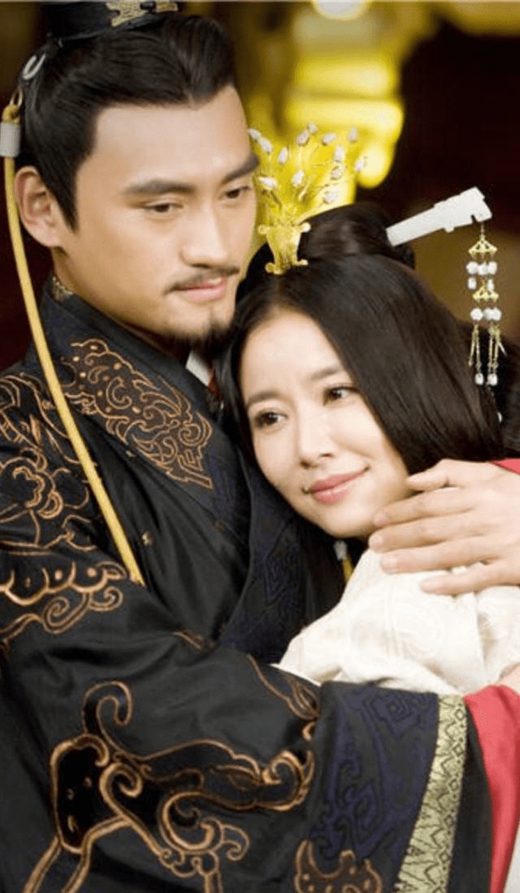 阴丽华与郭圣通,两个女人的人生轨迹在巍巍汉宫中交错而过.