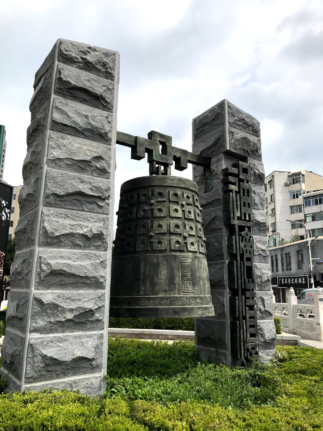 官场上,权力的钥匙,一旦打开贪婪的大门,会把许多人