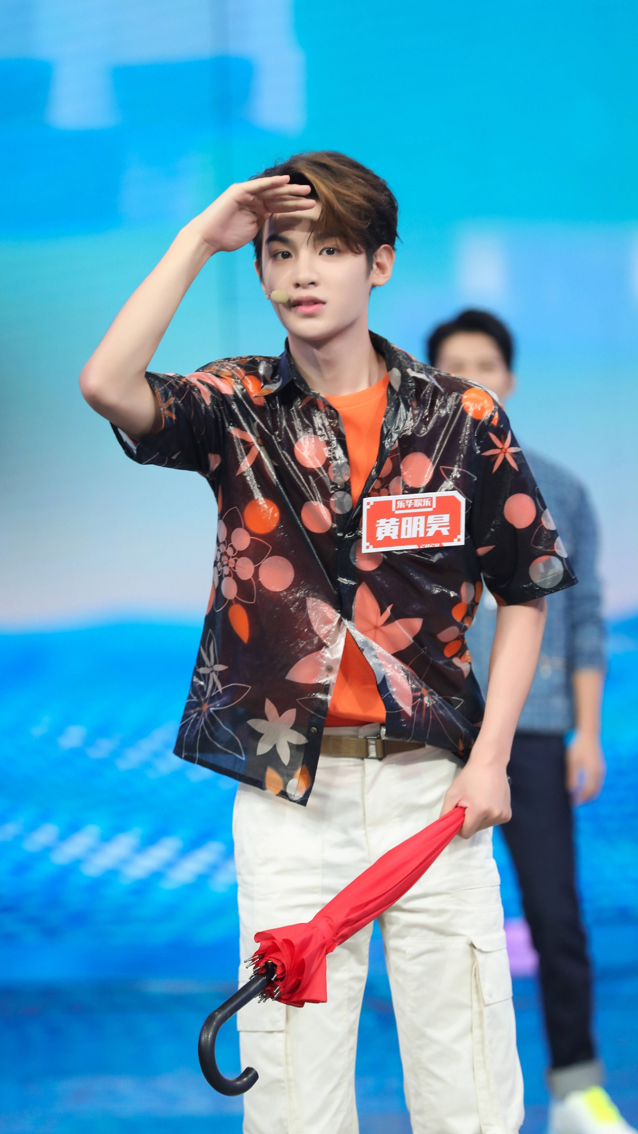 元气爱豆黄明昊,综艺感十足,这位大厂男孩让我回到《偶练》时期