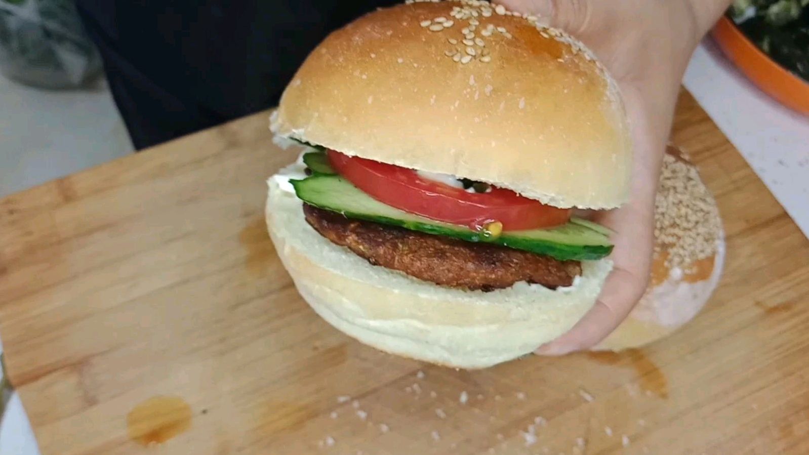 一次醒发做汉堡 牛肉黄瓜西红柿 有香有脆 孩子爱吃