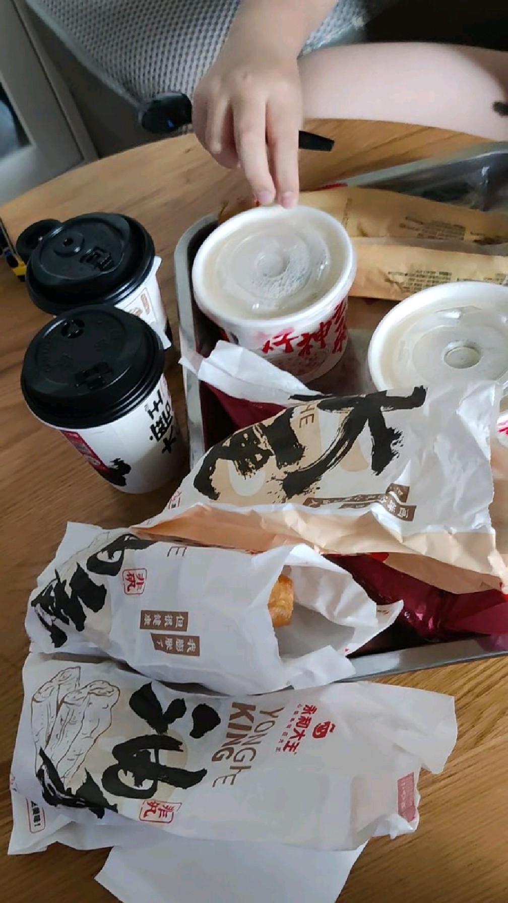 周末在家早餐点外卖永和豆浆比较贵的一次