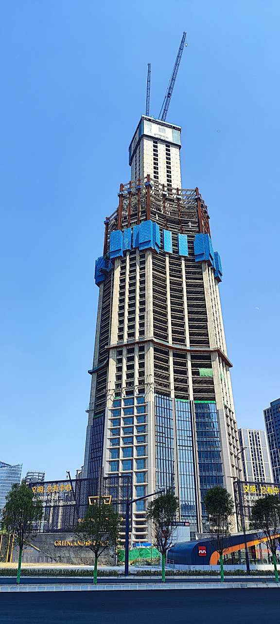 西安思路中心大厦原设计高度501米,后来因发改委对高楼icon建赡的