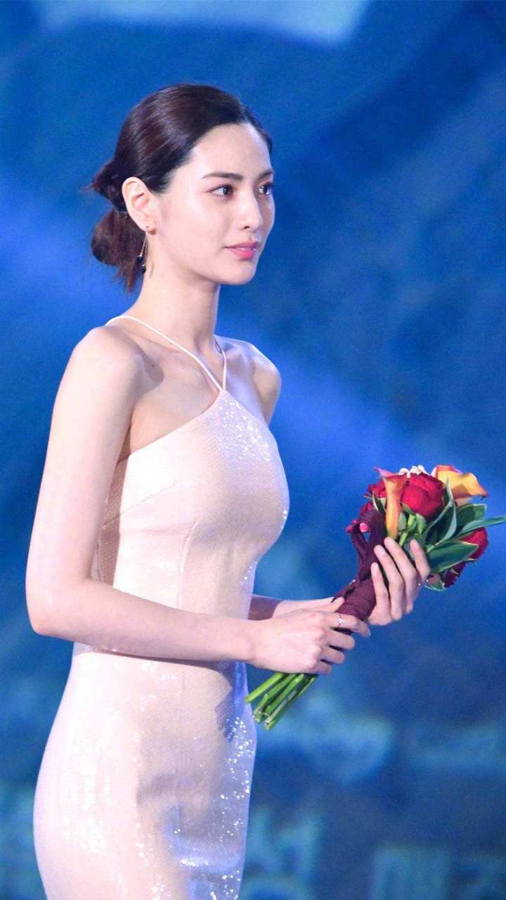 穿乳胶人鱼裙美到"窒息",太心动了#林珍娜