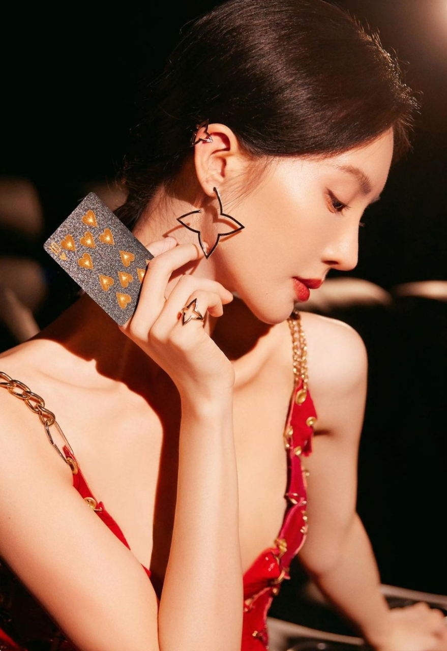 美女荷官#孤注一掷# #金晨