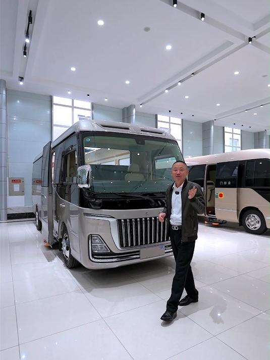 红旗国悦七座房车定制完工