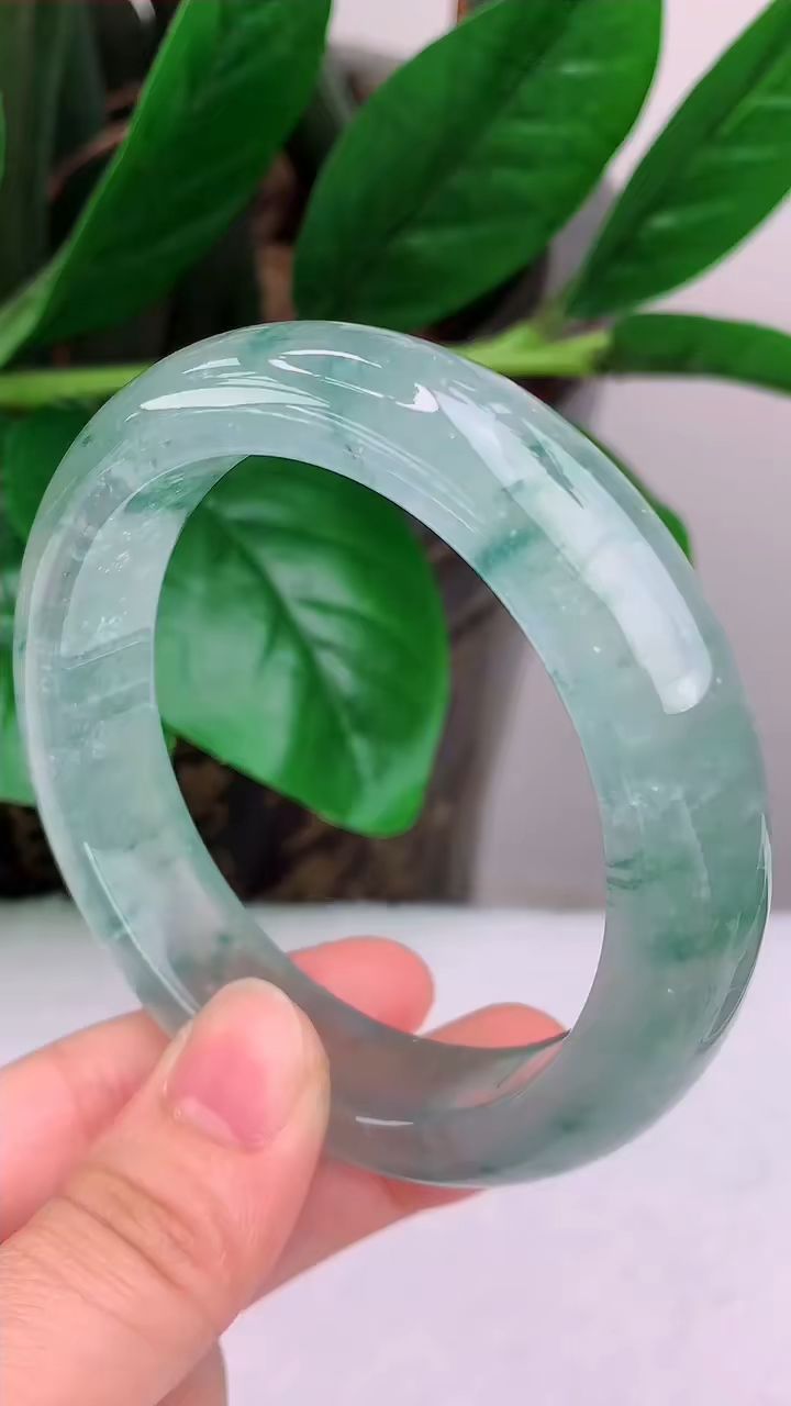 天然a货翡翠 g 3285 老坑高冰木那雪花棉飘花正圈手镯 完美 莹润熠熠