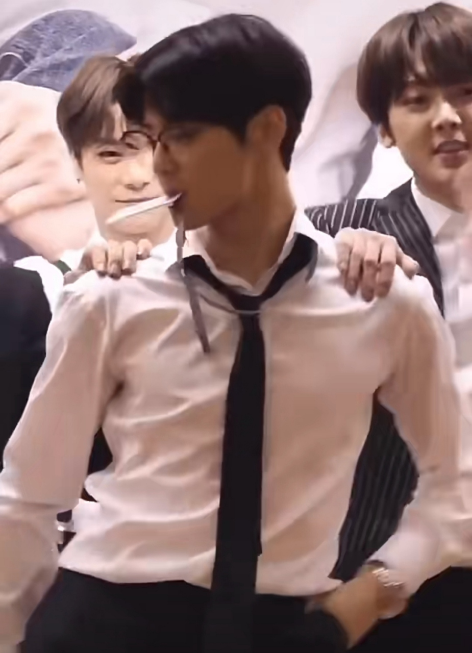 白衬衫跳舞的车银优太可了