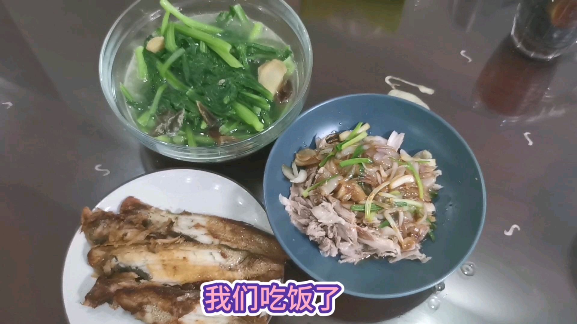 没有甜言蜜语,只会陪你买菜做饭,简简单单的生活就满足