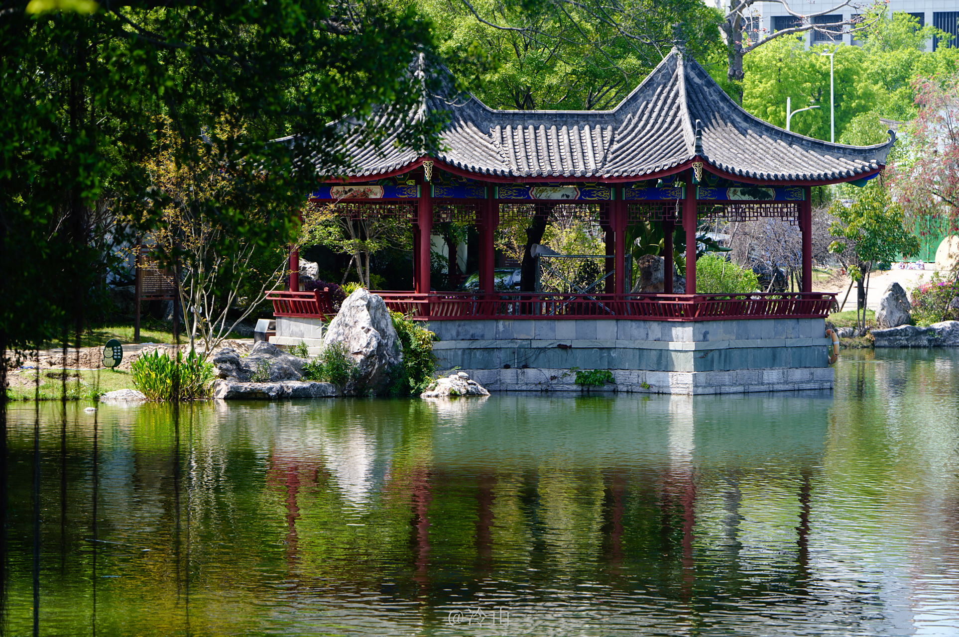 南公园春色好 南公园是福州市唯一的皇家园林,它位于福州台江区国货路