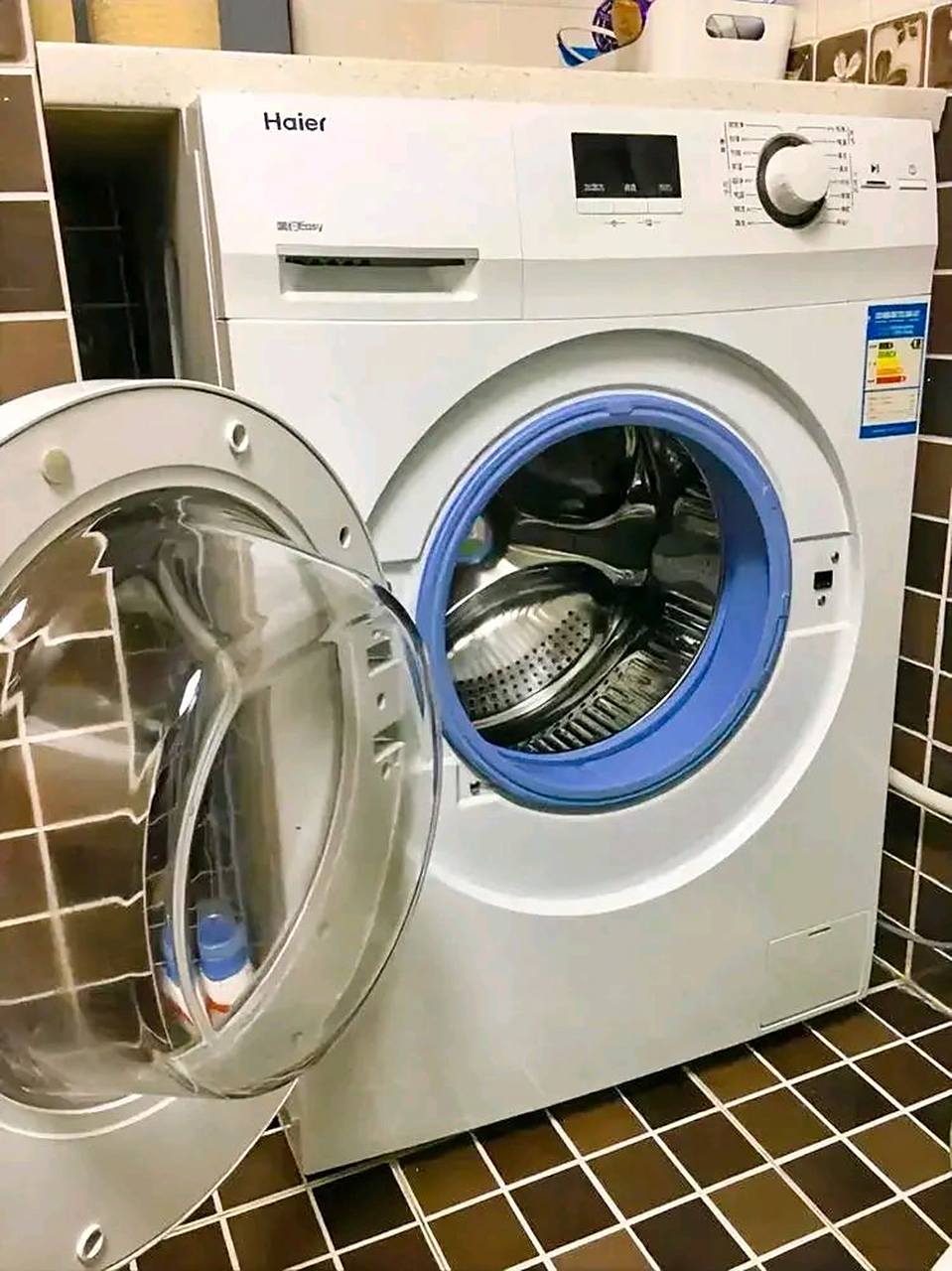 买了7年的海尔洗衣机,今天坏了.它显示f7故障代码.我在网上查了一下.