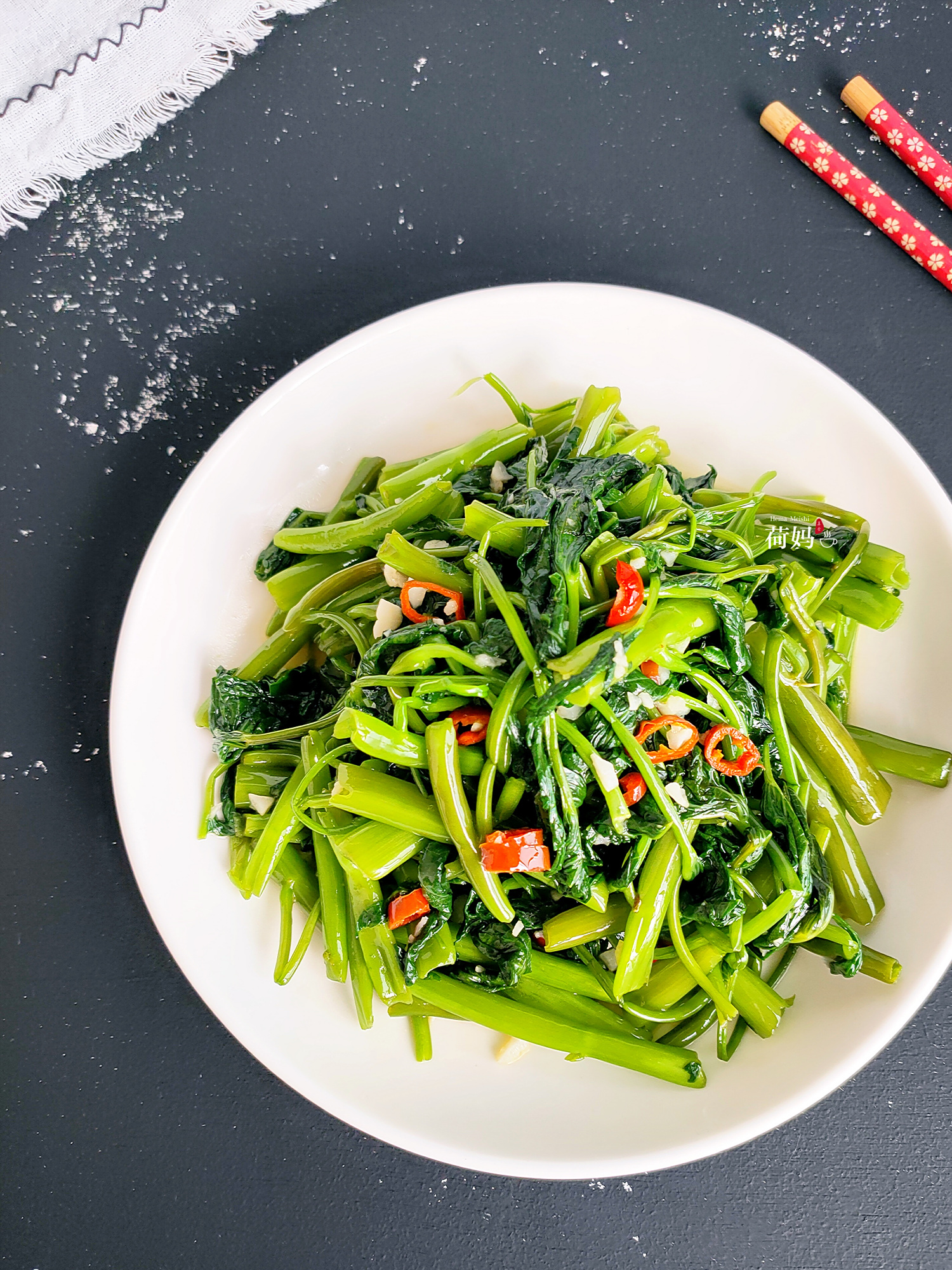 清炒空心菜的正确做法,掌握2个技巧,出锅翠绿,口感清脆又入味