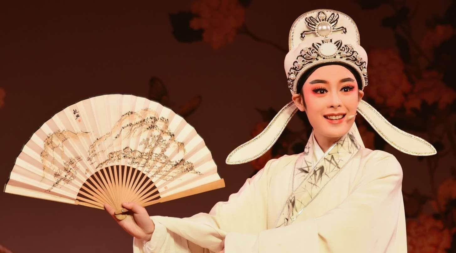 玉面郎君陈丽君:13岁入行学越剧,18年后才火,直言自己很普通