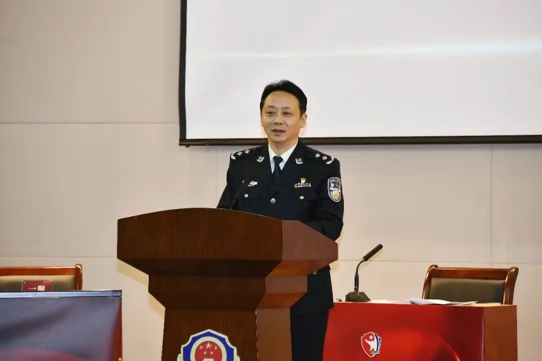 突发!上海警界"老虎"黄辉曾被查,曾战斗在缉毒第一线