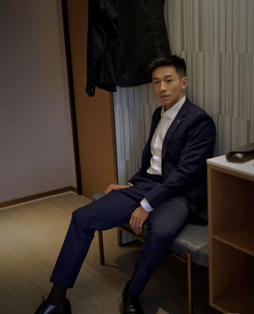 这身材很棒太上镜了吧,是不是标准的倒三角呢.