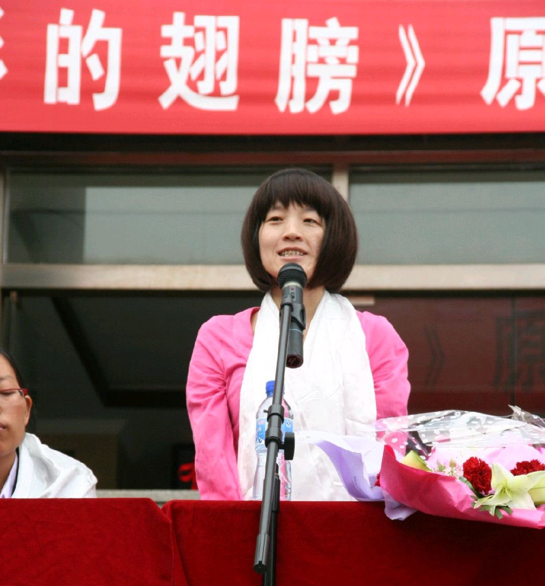 新野县文府高中特邀感动中国十大人物做励志报告