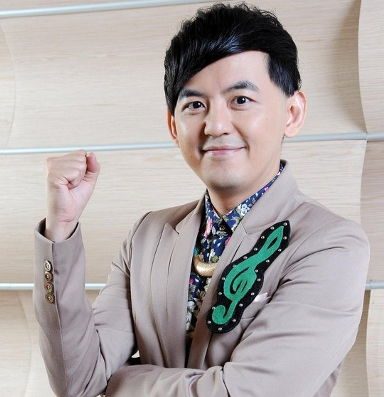 台湾主持人黄子佼被爆性骚扰后竟主动承认,他对得起老婆孟耿如吗?