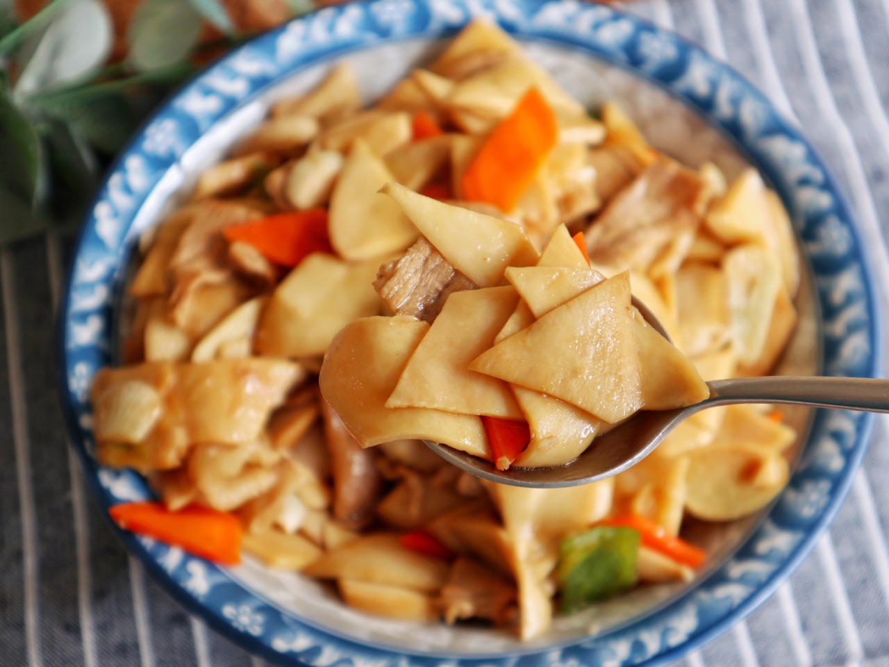 探秘杏鲍菇香味四溢的美味佳肴