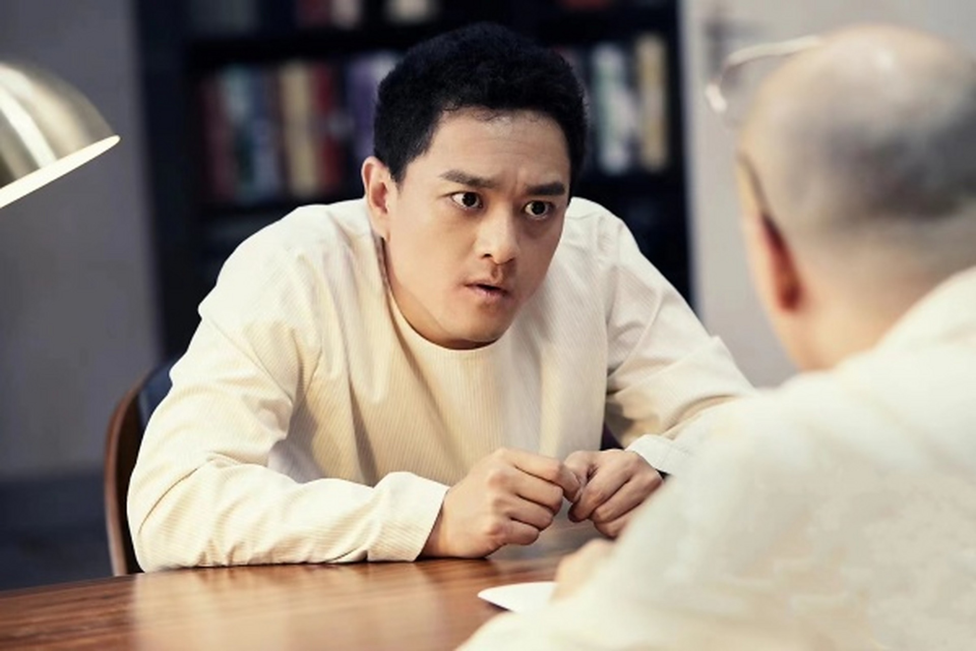 《回到明天》开播 10月29日,由夏筠妍担任编剧,赵英俊和夏筠妍联合