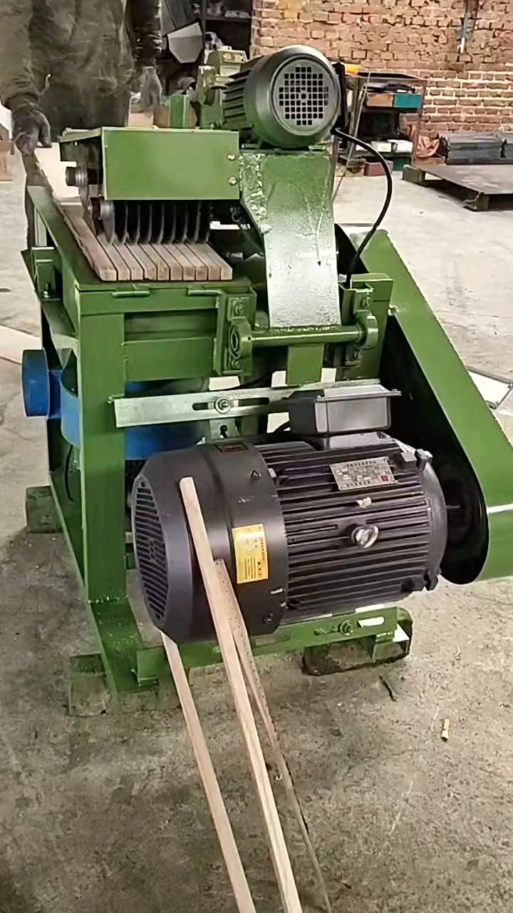 木龙骨小型多片锯,专业生产厂家,型号齐全,欢迎定制