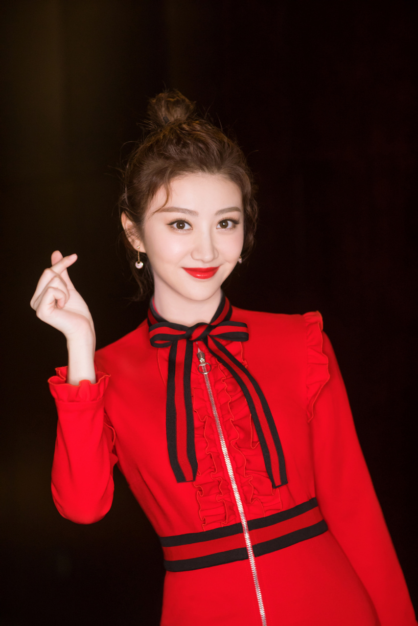 景甜唯美红装,一笑倾国倾城!#明星# #美女