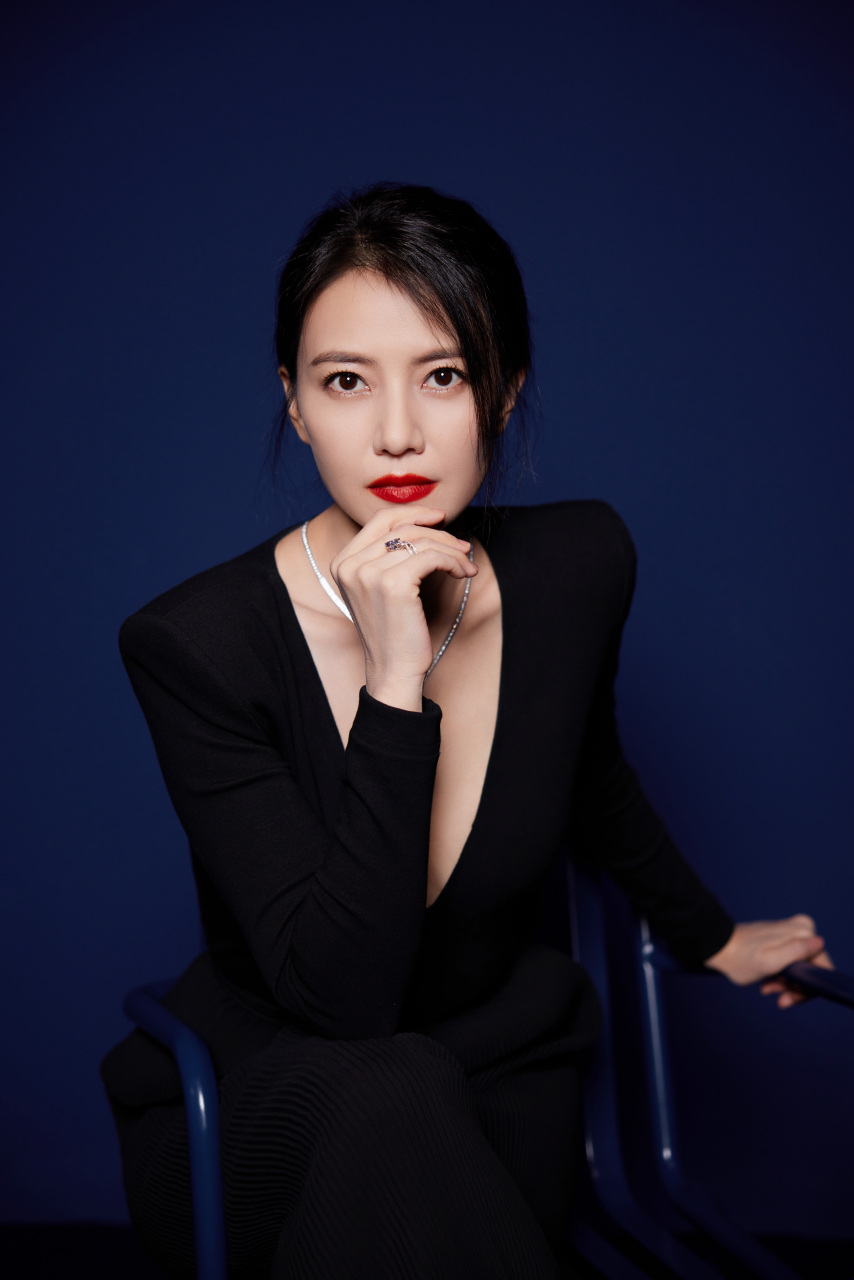 女神高圆圆最新活动美照,即将44岁的女神这状态是真的绝!