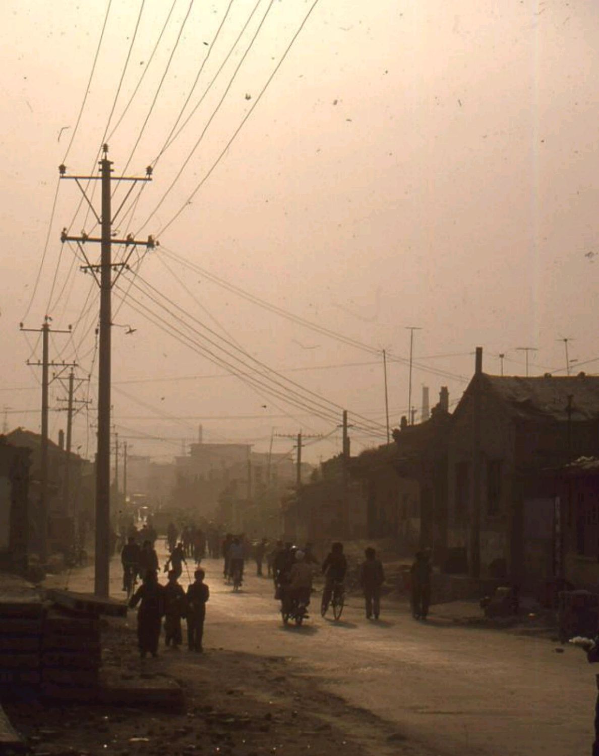 山西大同老照片:80年代的"城市状况,街头场景",你认得不?