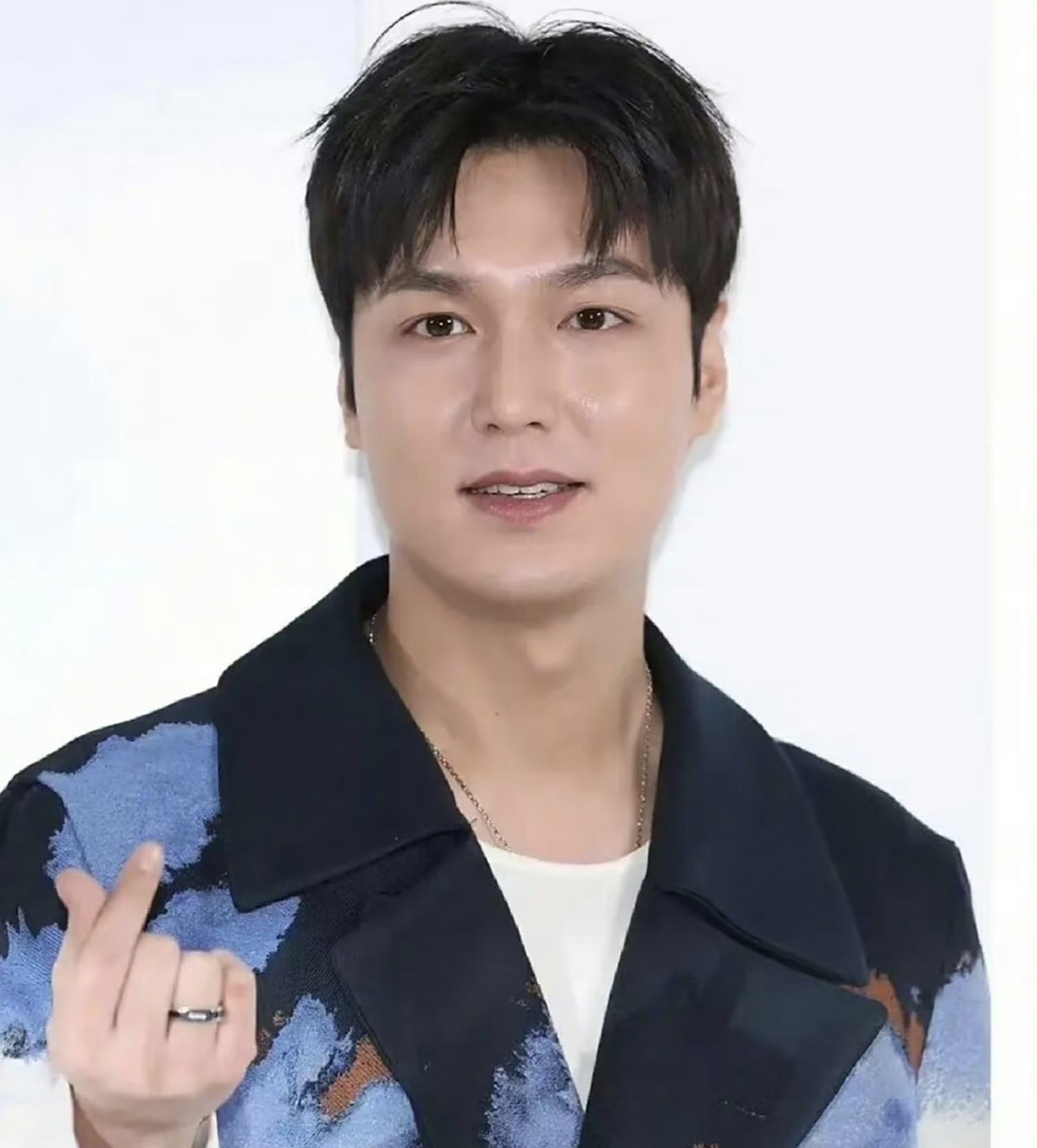 李敏镐近照 胖到认不出 还是昔日的长腿欧巴吗?