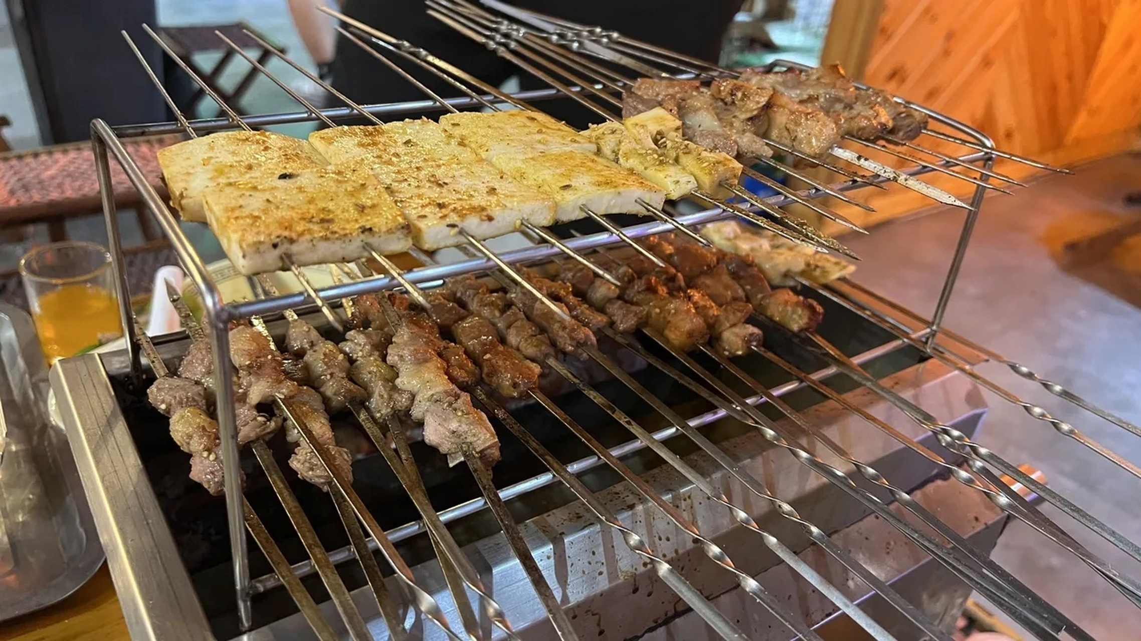 我建议,刚过去的这个周末应该被列入济南烧烤的耻辱日!且永久有效.