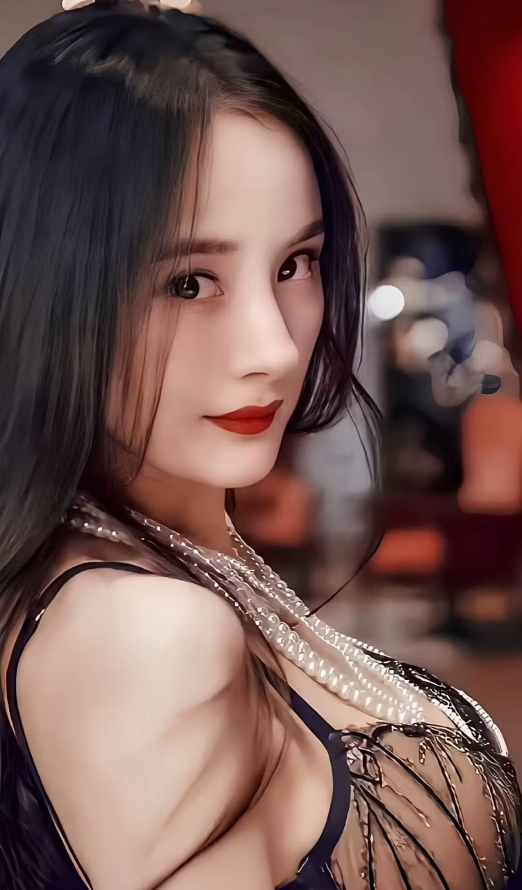 大幂幂,这套服装很惊艳!#养眼美女