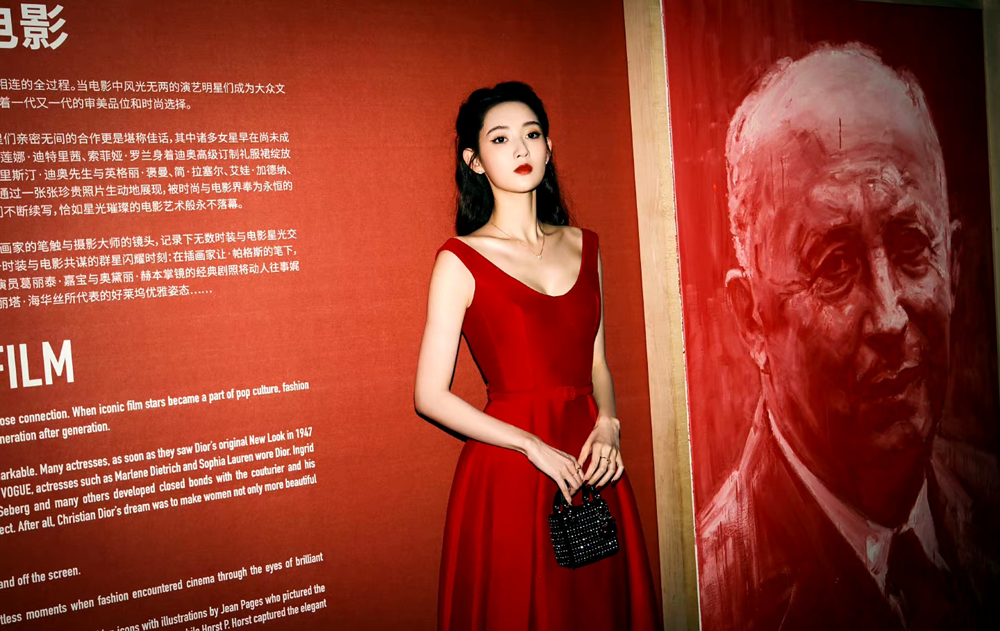 王玉雯红裙造型美艳,高级