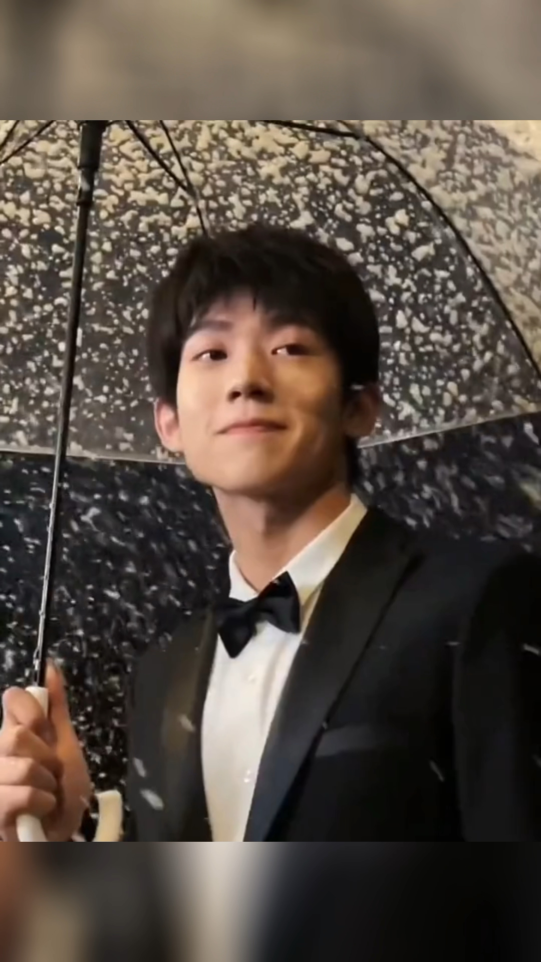 吴俊霆: 188大帅哥!