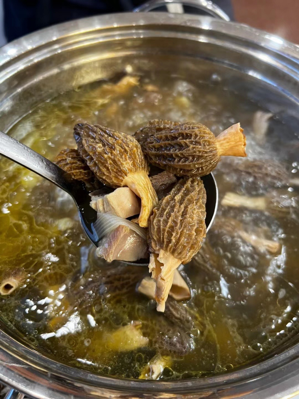 99羊肚菌土鸡汤 如果你是高强度工作者,长期压力大,免疫力低,免疫力