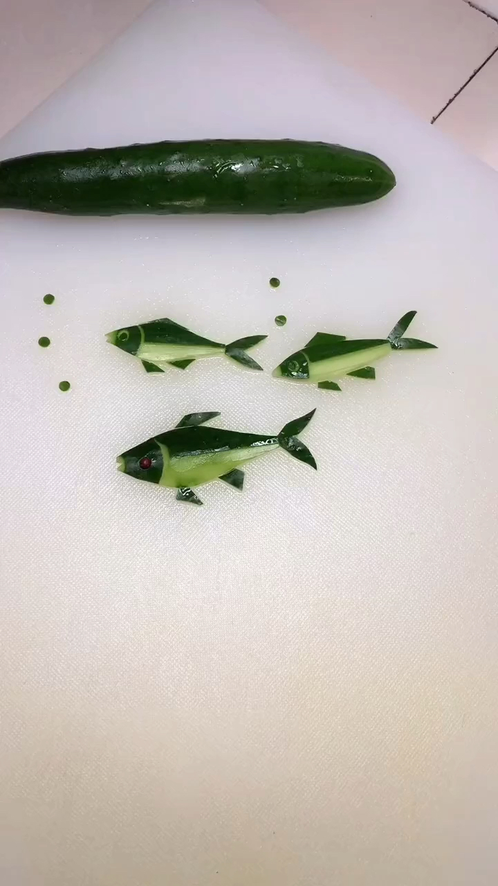 创意黄瓜金枪鱼